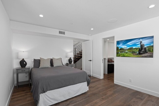 Building Photo - Recently Built, Fully Furnished, Custom Home w/ Amazing Indoor/Outdoor Living Space, Perched Abov...