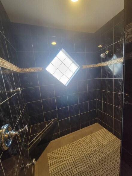 Building Photo - 2846 Seville Ln