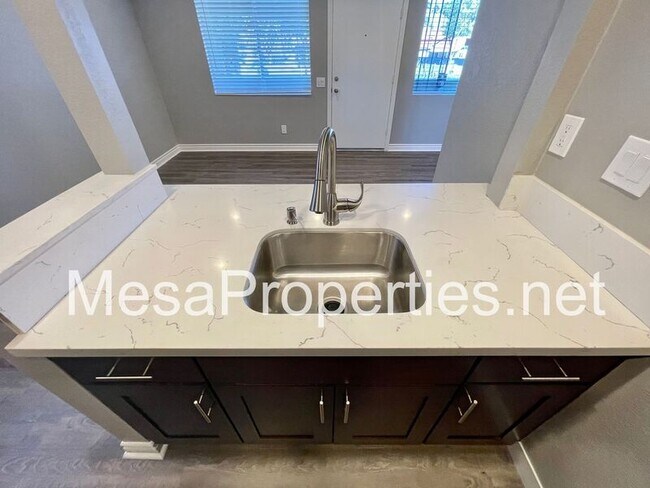Building Photo - 3733 Country Oaks Loop