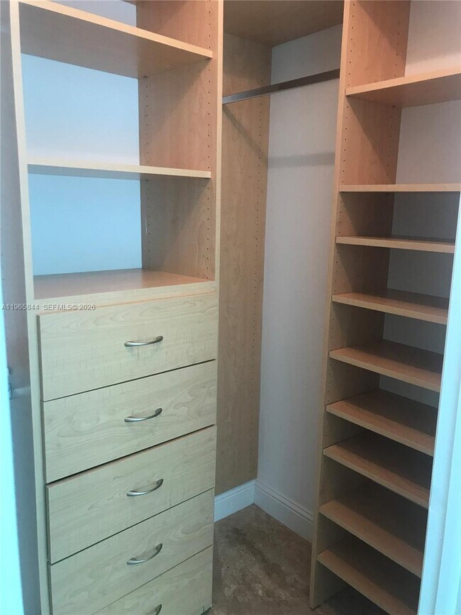 Building Photo - 350 S Miami Ave