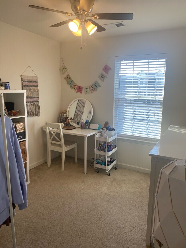 Building Photo - 218 Monticello Square