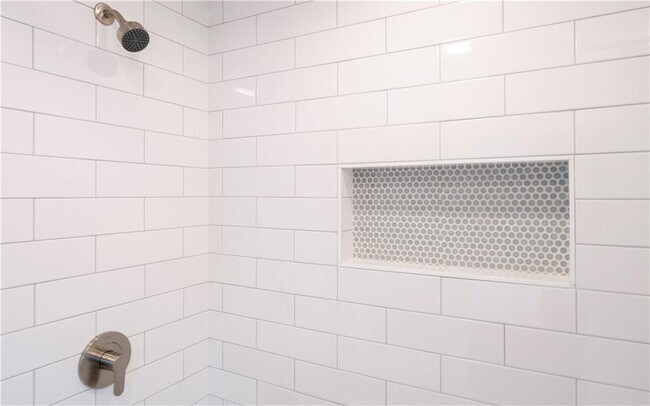 Building Photo - 118 Ruggles Ave