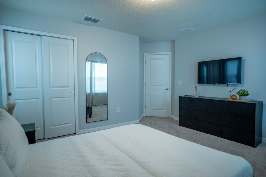 Building Photo - 16372 St Kitts Cir