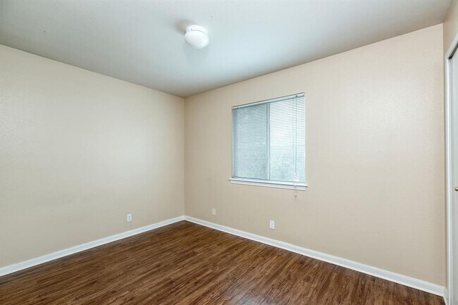 Building Photo - 3201 El Salido Pkwy