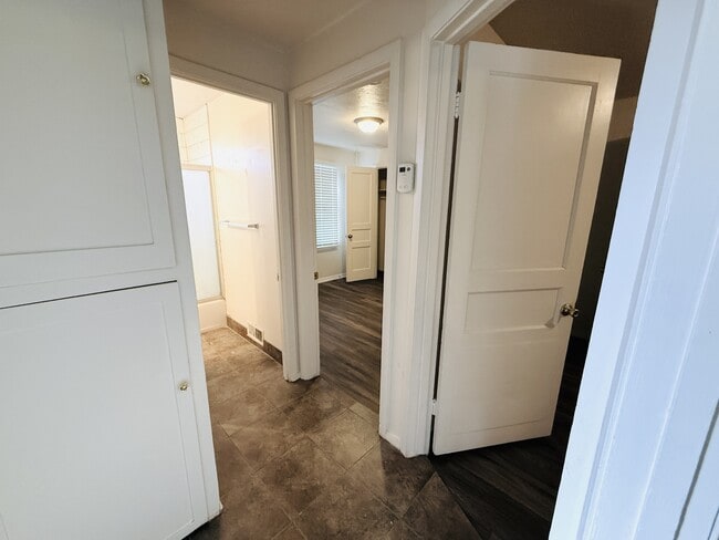 Building Photo - 709 Darling St