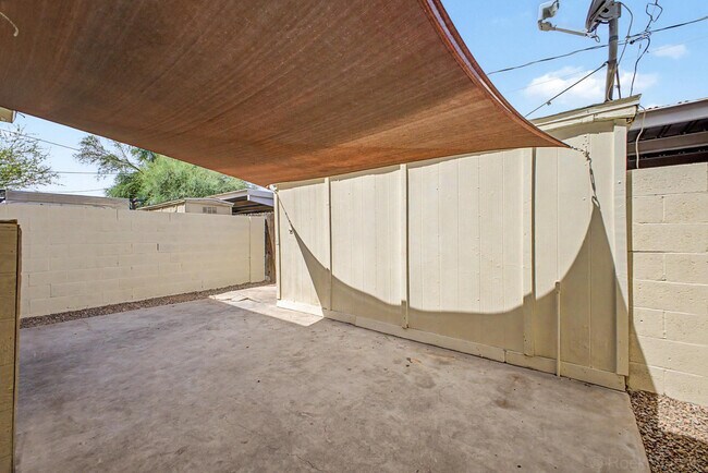 Building Photo - 4522 N 15th Ave