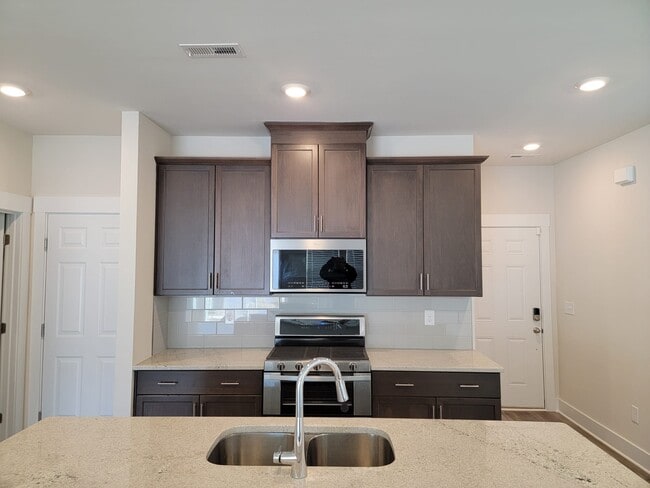 Primary Photo - 123 Ted Dr