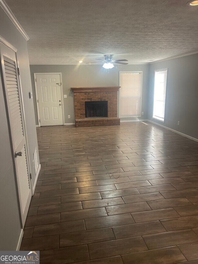 Building Photo - 2611 Country Trace SE