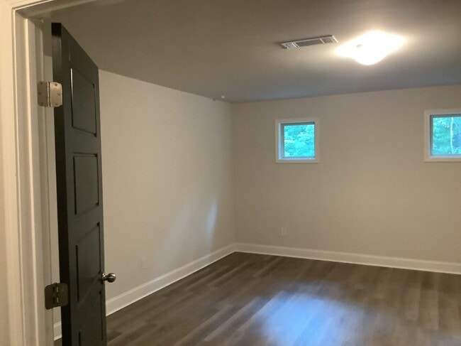 Building Photo - 1010 Victoria Walk Ln