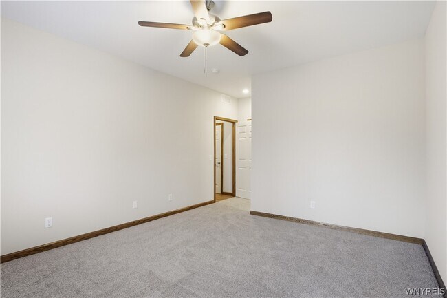 Building Photo - 1130 Orchard Park Rd