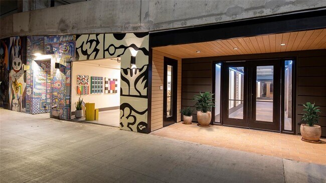 Building Photo - 84 East Ave