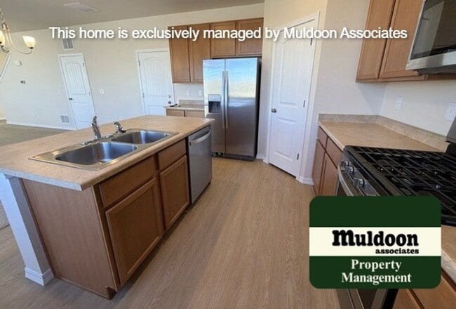 Building Photo - Like new 2-story Home!