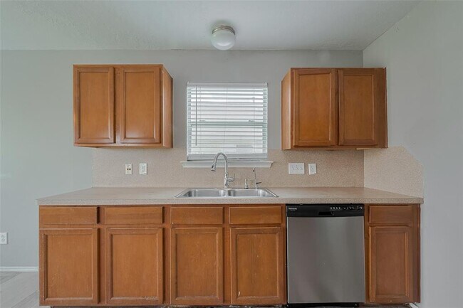 Building Photo - 9926 Myrtle Field Ln