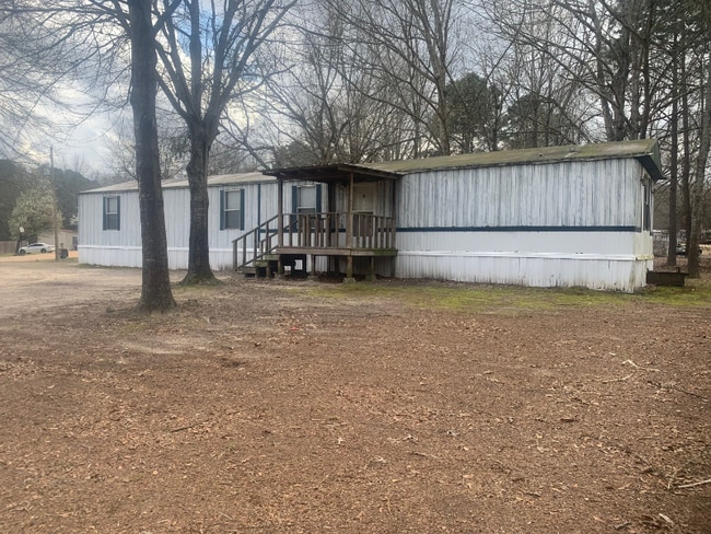 Building Photo - 2045 Deborah Ln