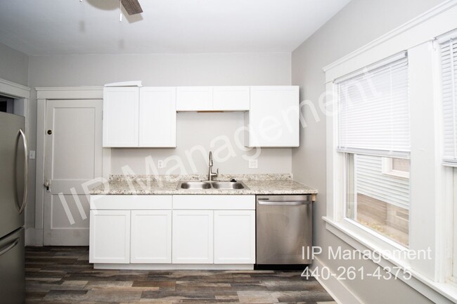 Building Photo - UPDATED 1 BEDROOM UNIT IN THE HEART OF TRE...