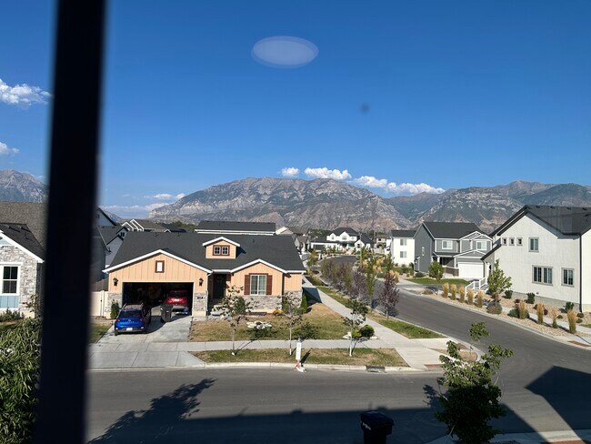 Building Photo - 1429 3500 W