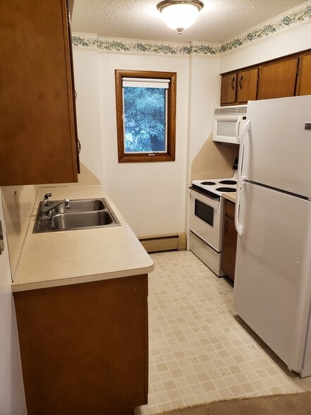 Building Photo - 438 Dakota St S
