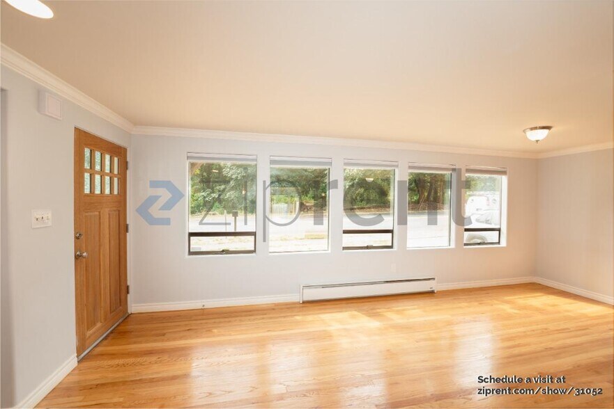 Building Photo - 122 NE 130th St