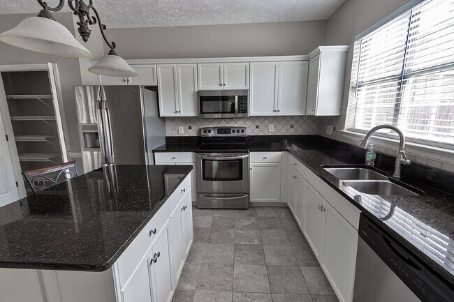 Building Photo - Home for Rent in Montgomery