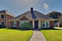 Building Photo - 1315 Forest Hollow Dr
