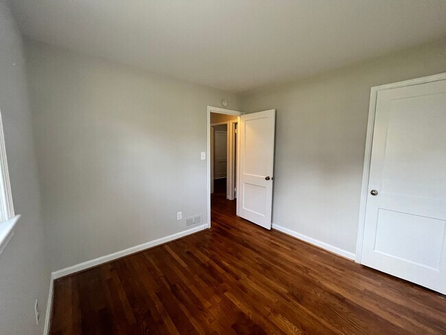 Building Photo - 7908 Wellington Rd