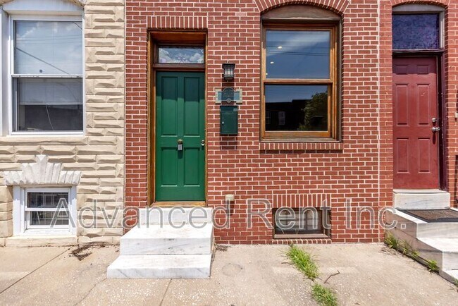 Building Photo - 2802 E Fairmount Ave