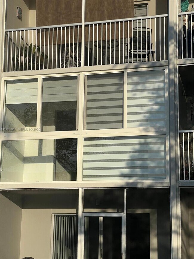 Building Photo - 1400 SW 124th Terrace