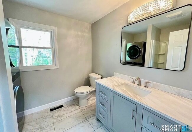 Building Photo - 270 East St