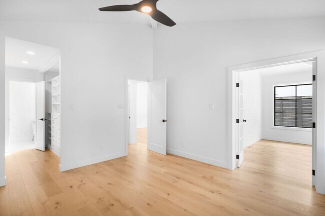 Building Photo - LUX 3BD, 2BA Belcaro Home with 2-Car Garage