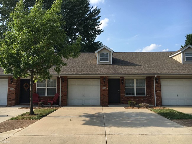 Building Photo - 1753 N Keebler Ave