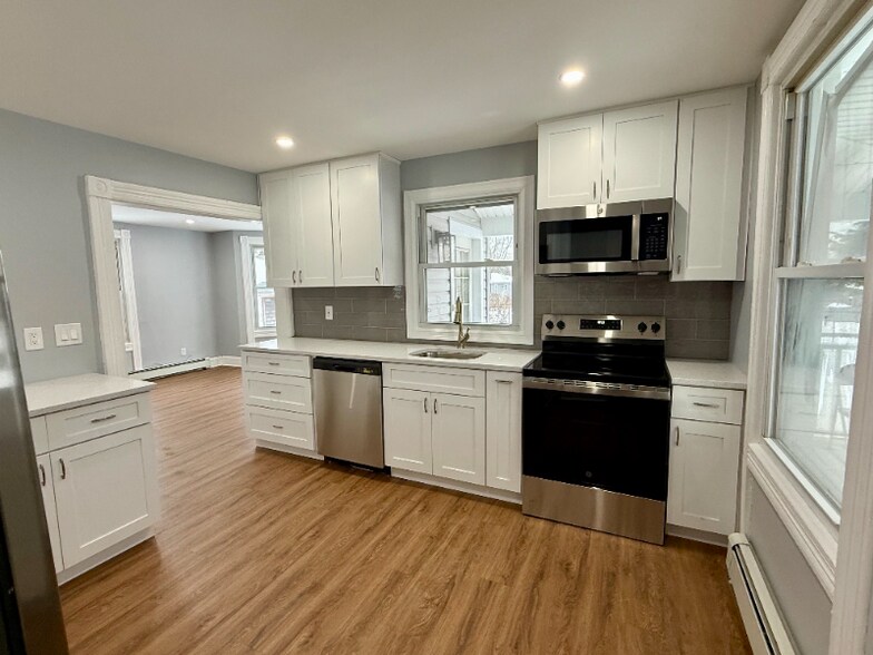 Building Photo - 45 West Dr