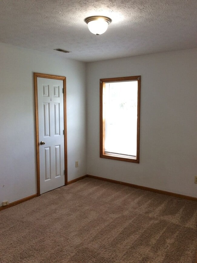 Building Photo - 512 Cougar Pl