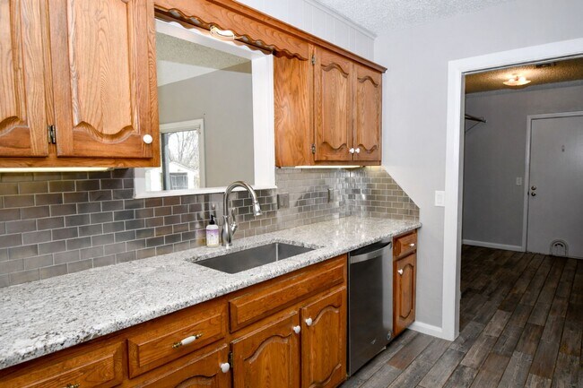 Building Photo - Charming 3-bedroom, 2-bath home in the highly sought-after Bixby School District