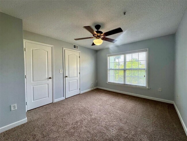 Building Photo - 2053 Dixie Belle Dr