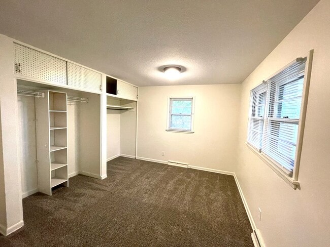 Building Photo - Stadium Street Fully Remodeled 4 bedroom 2 bathroom