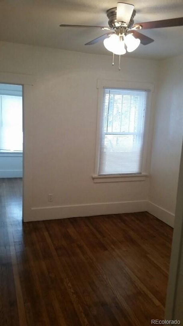 Building Photo - NICE 4-BEDROOM DUPLEX UNIT WITH GARAGE IN SUNNYSIDE! WATER, SEWER & TRASH INCLUDED!
