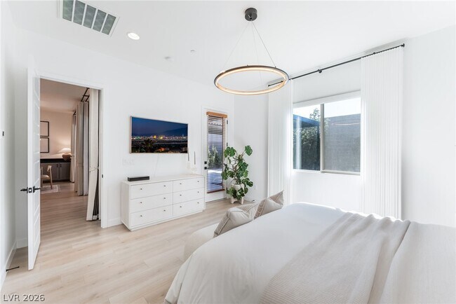 Building Photo - 10149 Zeta Tucana St