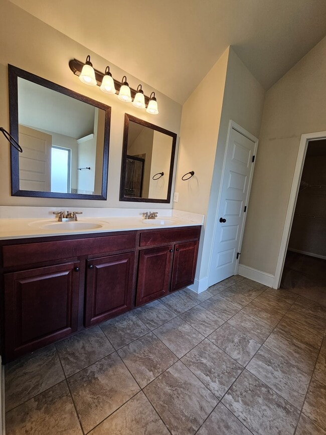 Building Photo - 416 Sunnybrook Ln
