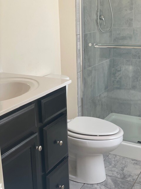 Building Photo - 112 Graystone Dr