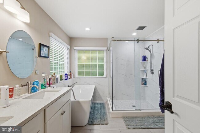 Building Photo - 14997 Grassy Knoll Ct