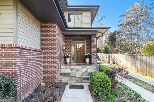 Building Photo - 623 Ansley St