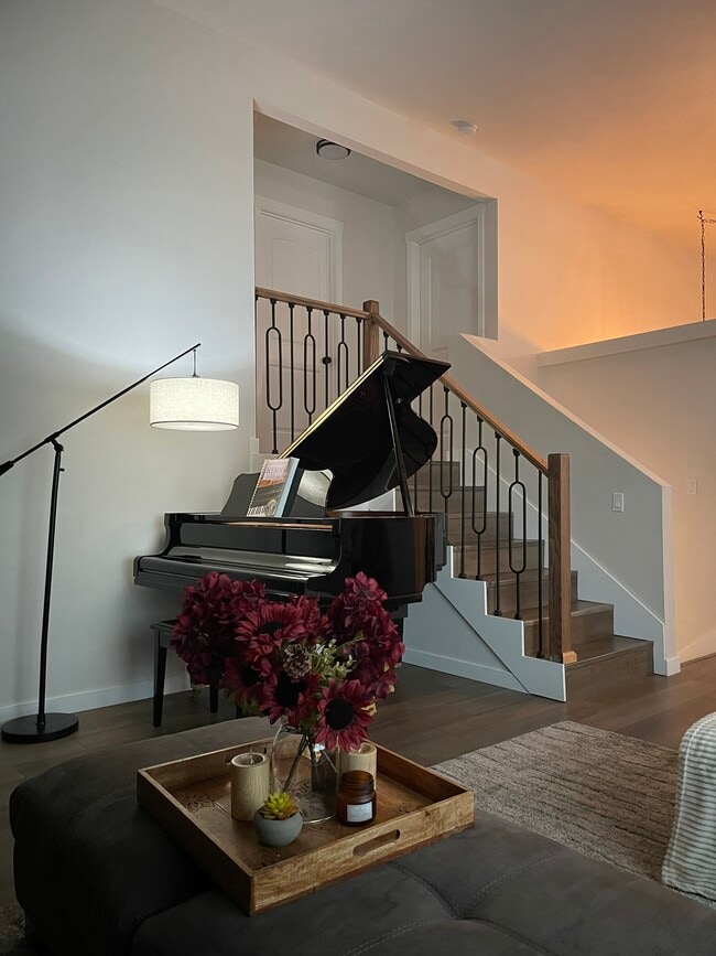 Building Photo - 1703 N Lea St