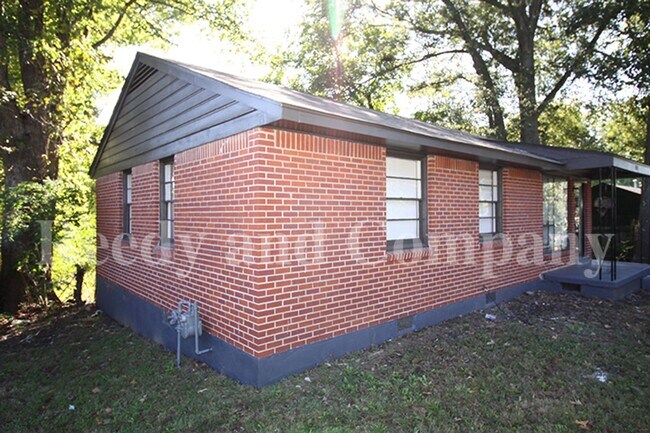 Building Photo - 1841 S Sutton Dr