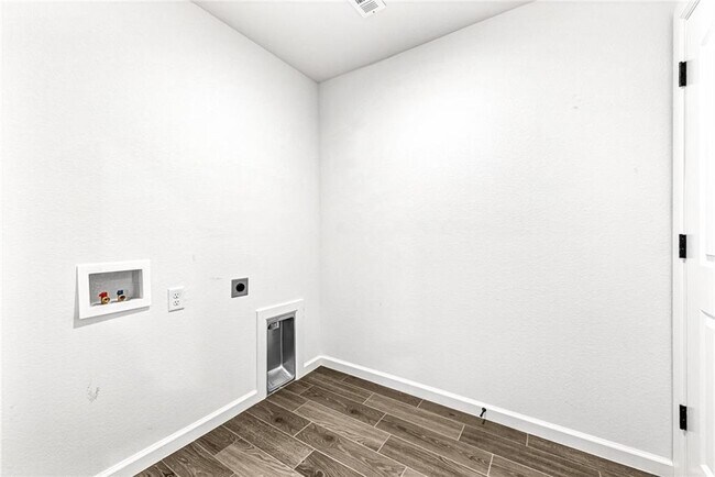 Building Photo - 266 S Coventry