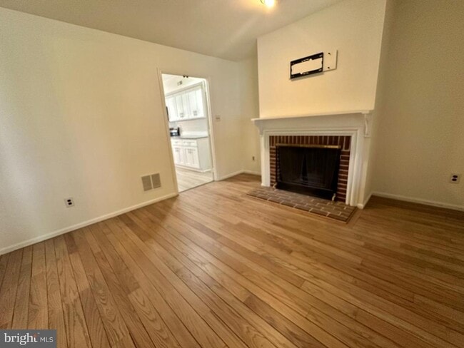 Building Photo - 560 Foxwood Ln