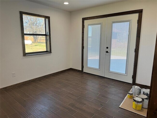 Building Photo - 353112 E 860 Rd