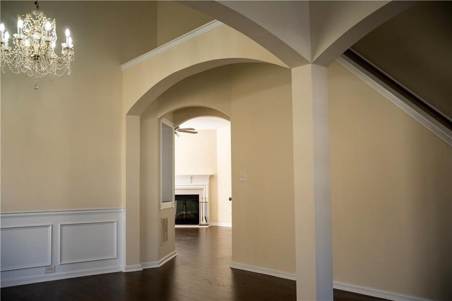 Building Photo - 2279 White Alder Dr NE