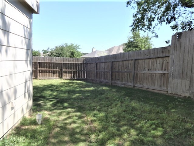 Building Photo - 12027 Bunny Ln