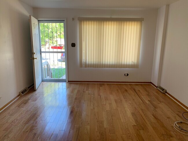 Building Photo - 9620 S Halsted St