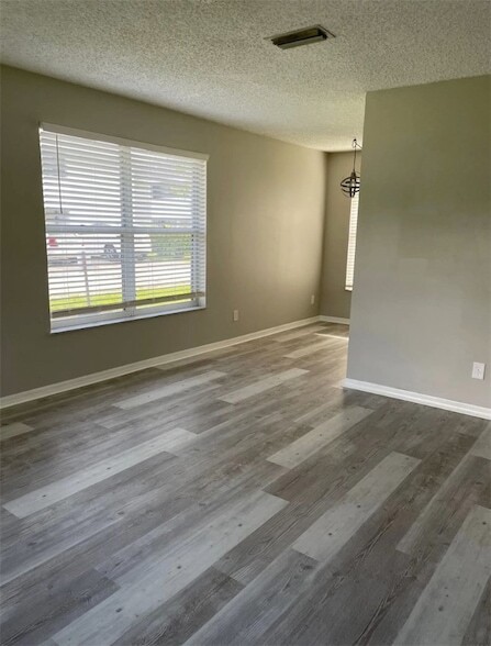 Building Photo - 1785 6th Ave